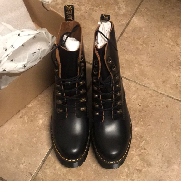 Dr Marten Leona Black Vintage Smooth Leather Boots - Picture 4 of 4